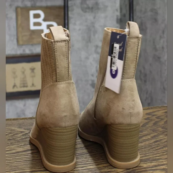 Women's Cypress Winter Boots - UniversalThrea Taupe NWT Multiple Sizes - Picture 3 of 4